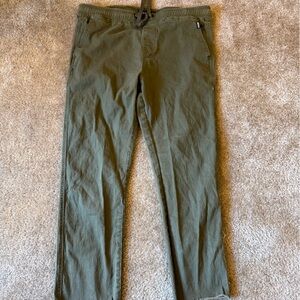 Aeropostale Men's Khaki Green Chinos
